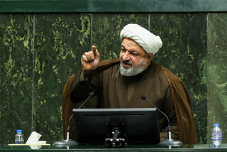 رسایی: چهلم شهدا هم رسید اما بعد از شبه کودتای اخیر یک فرماندار هم عزل نشد