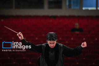 تصاویری از «پانیذ فریوسفی»؛ رهبر ارکستر سمفونیک تهران