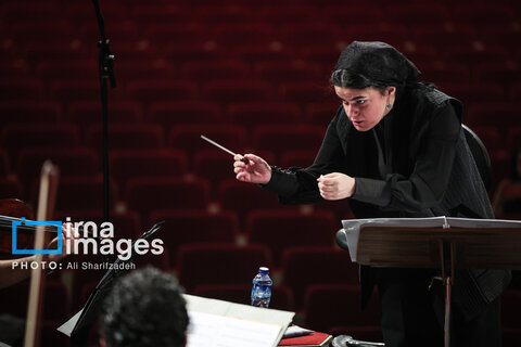 تصاویری از «پانیذ فریوسفی»؛ رهبر ارکستر سمفونیک تهران