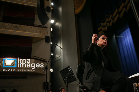 تصاویری از «پانیذ فریوسفی»؛ رهبر ارکستر سمفونیک تهران