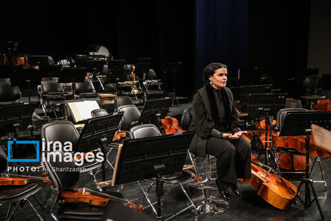 تصاویری از «پانیذ فریوسفی»؛ رهبر ارکستر سمفونیک تهران