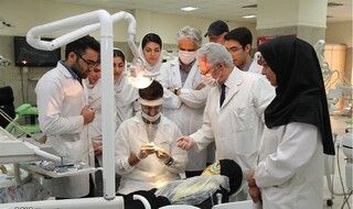 صادرات بهترین نیروهای پزشکی کشور/ با سیاست‌های فعلی برای آمریکا و اروپا پزشک تربیت می‌کنیم