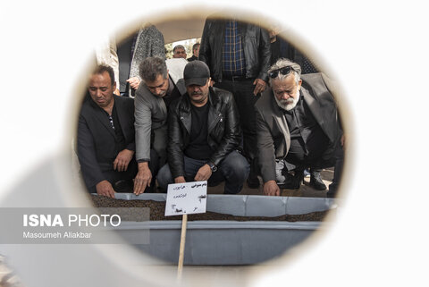 حضور چهره‌های شناخته شده در مراسم تشییع پیکر «همایون ارشادی»