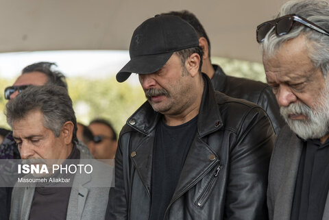 حضور چهره‌های شناخته شده در مراسم تشییع پیکر «همایون ارشادی»