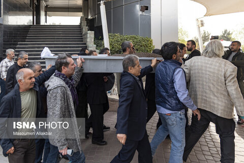 حضور چهره‌های شناخته شده در مراسم تشییع پیکر «همایون ارشادی»