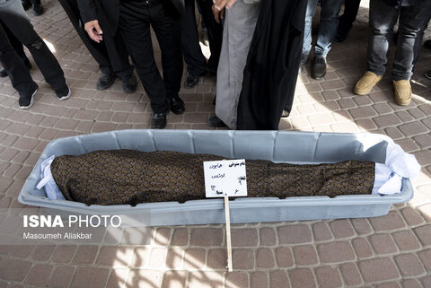 حضور چهره‌های شناخته شده در مراسم تشییع پیکر «همایون ارشادی»
