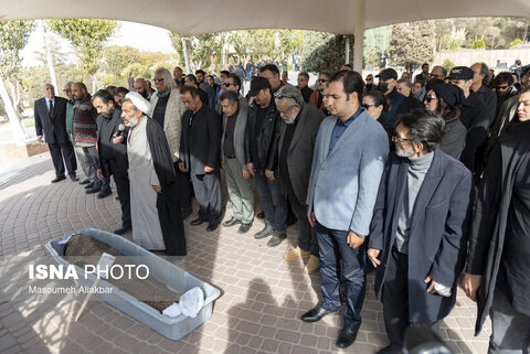 حضور چهره‌های شناخته شده در مراسم تشییع پیکر «همایون ارشادی»