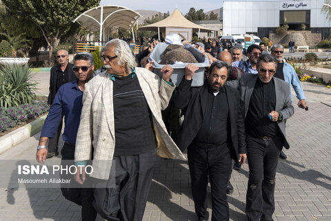 حضور چهره‌های شناخته شده در مراسم تشییع پیکر «همایون ارشادی»