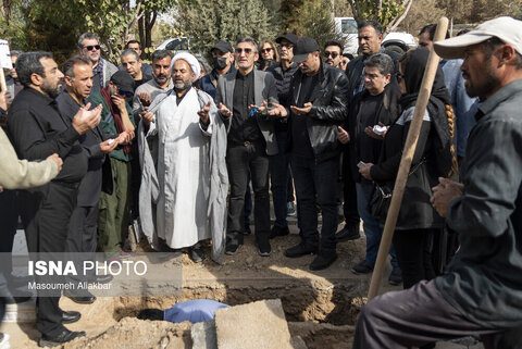 حضور چهره‌های شناخته شده در مراسم تشییع پیکر «همایون ارشادی»