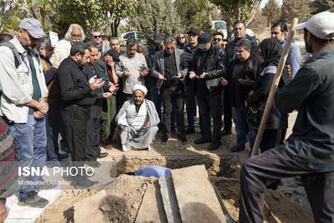 حضور چهره‌های شناخته شده در مراسم تشییع پیکر «همایون ارشادی»