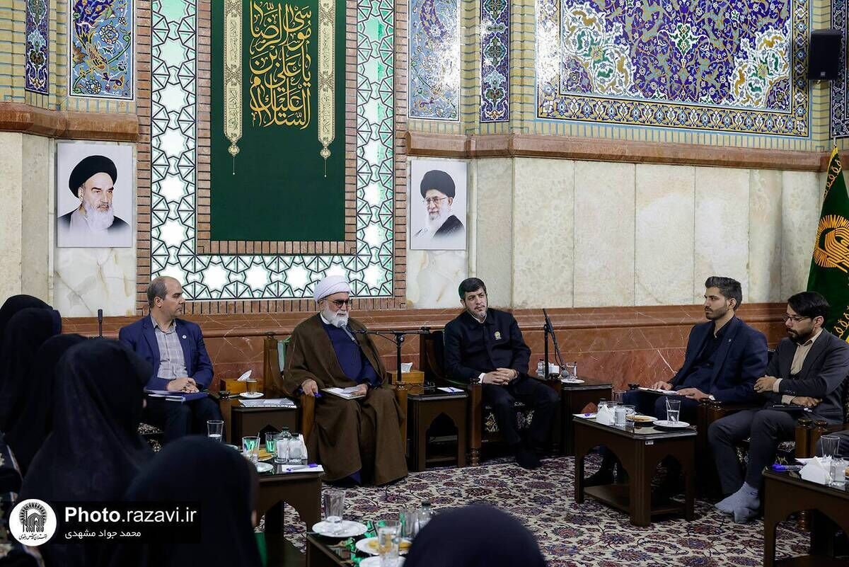 انقلاب اسلامی اعتماد به نفس و استقلال علمی را به جوانان بازگرداند