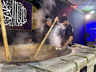 برگزاری آیین سمنوپزان فاطمی در ساوه