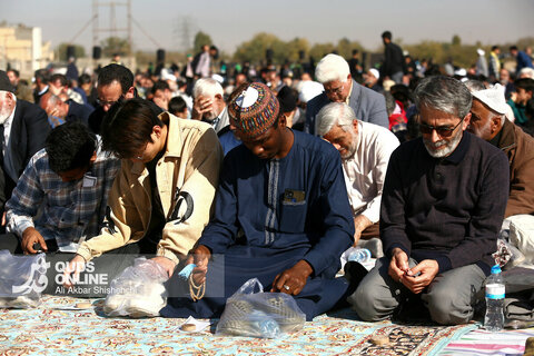 اقامه نماز طلب باران در مشهد