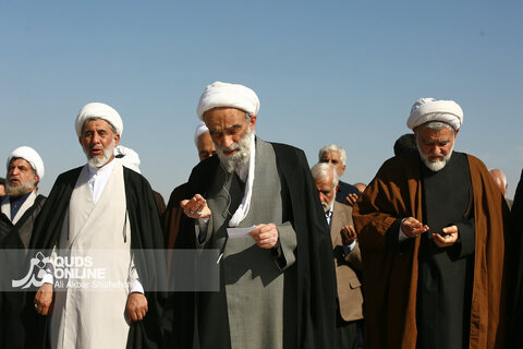 اقامه نماز طلب باران در مشهد