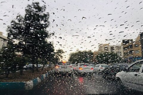 بارش باران در مناطق مختلف استان ایلام آغاز شد