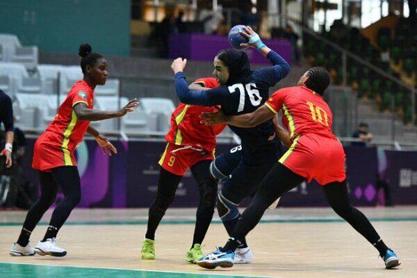 بازی‌های کشورهای اسلامی - ریاض/صعود تیم هندبال بانوان ایران به مرحله نیمه ‌نهایی