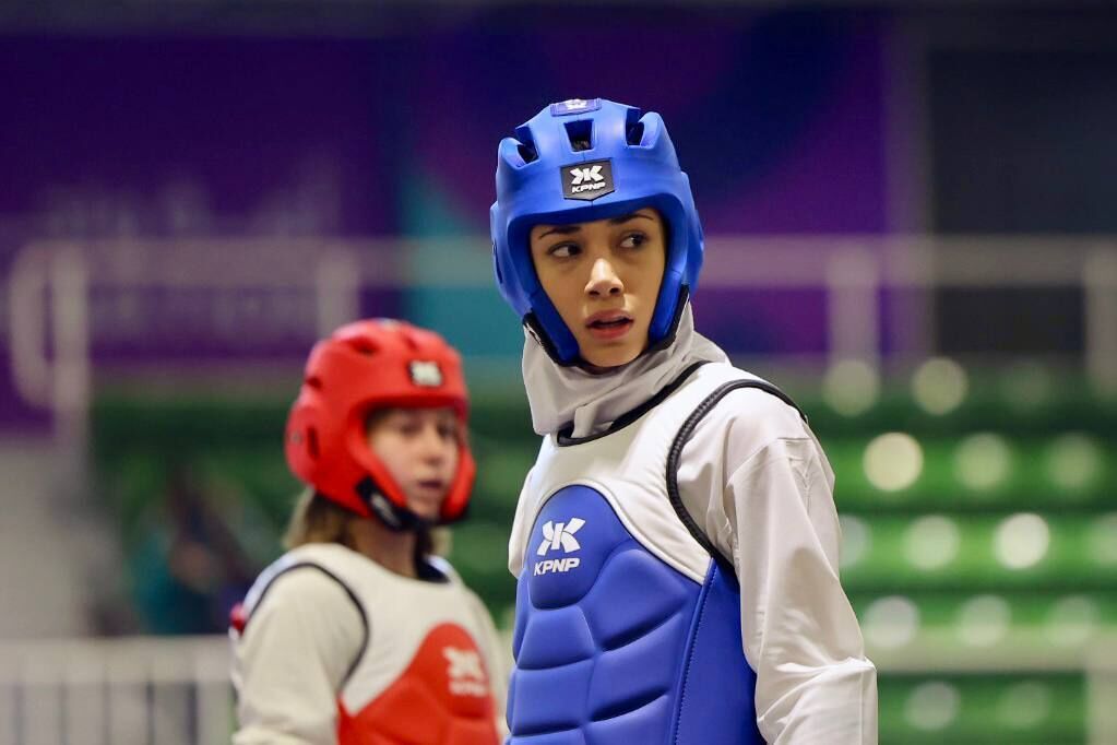 کریمی با شکست قهرمان جهان به نیمه‌نهایی رسید؛ سه تکواندوکار ایران در انتظار شانس مجدد