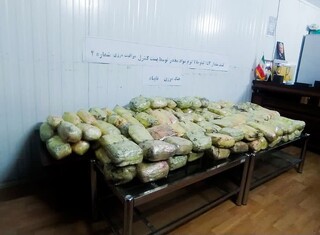 کشف بیش از ۱۵۳ کیلو مواد مخدر از تریلی در مرز تایباد