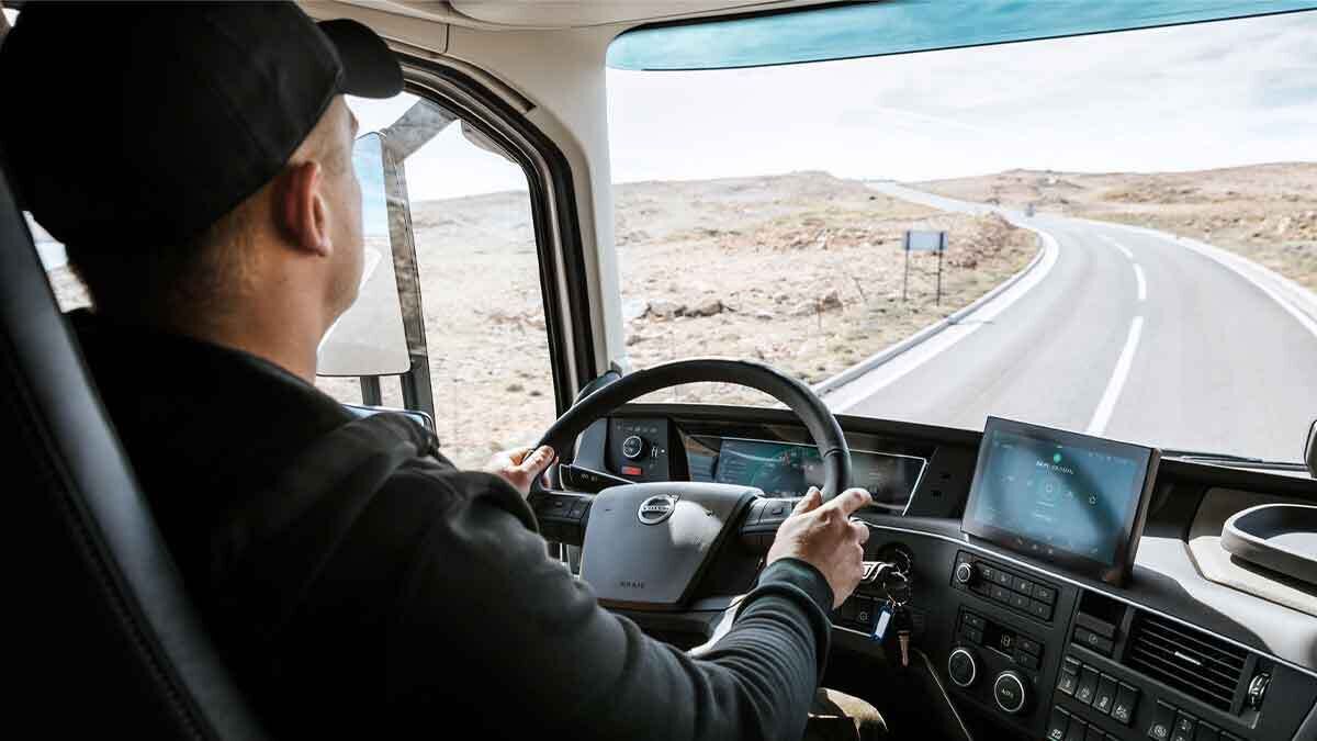 بزرگ‌ترین برنامه بازآموزی رانندگان ناوگان بار و مسافر کلید خورد