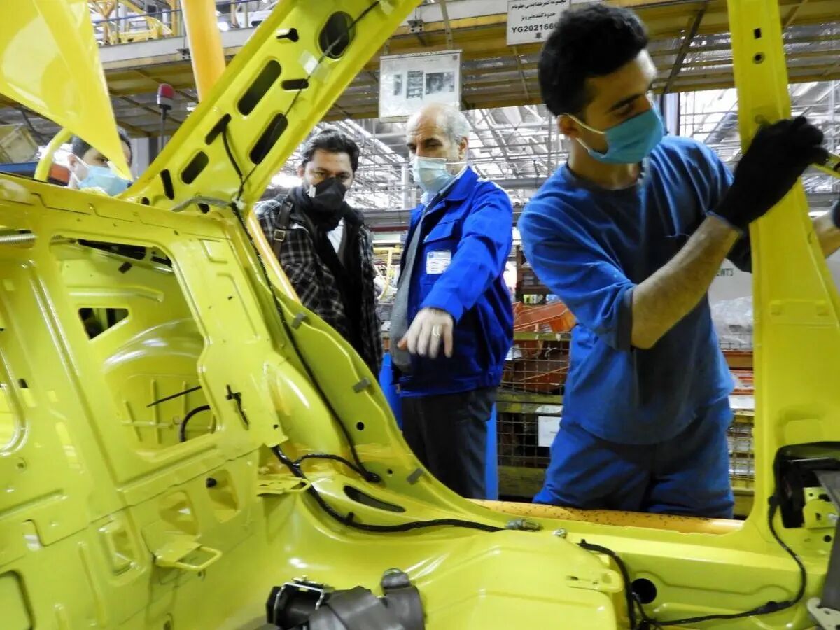 مدیرعامل ایران‌ خودرو خراسان: تولید خودرو با چالش ارز مواجه است