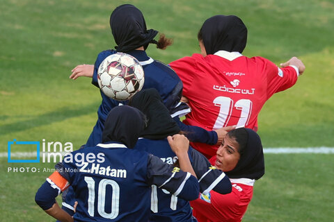 لیگ برتر فوتبال زنان - پرسپولیس و یاسام