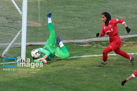 لیگ برتر فوتبال زنان - پرسپولیس و یاسام