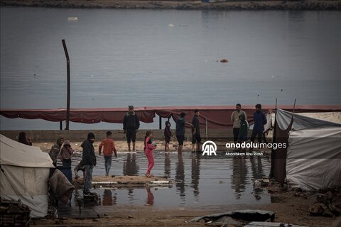 آبگرفتگی چادرهای آوارگان در غزه پس از بارش باران