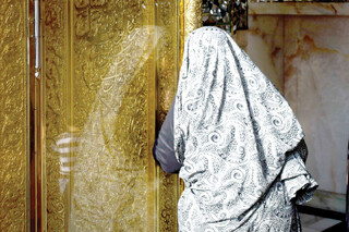 ای نام تو بهترین سرآغاز / نگاهی بر درود و سلام که یکی از آداب زیارت است