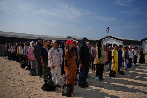 تلاش برای بازگشایی مدارس عزه