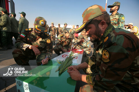 گزارش تصویری | مراسم استقبال از پیکر مطهر 13 شهید گمنام - فرودگاه شهید هاشمی‌نژاد مشهد