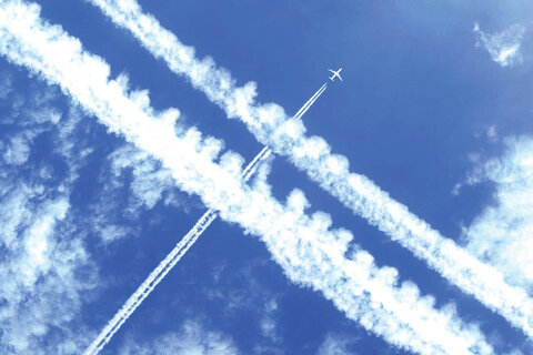 ابرهای سمی و معجزه سرکه سفید! / ادعای عضو شورای شهر کرمان درباره پخش گازهای سمی در آسمان