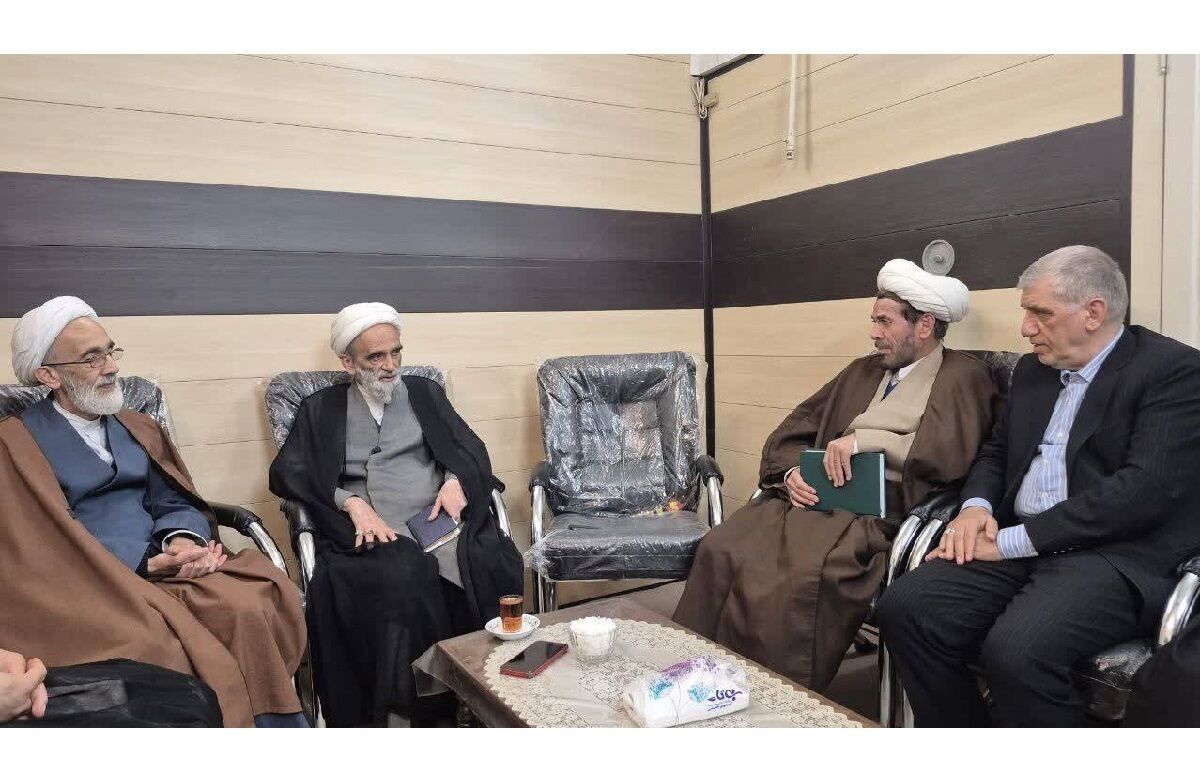 دیدار اعضای کنگره آیت‌الله میلانی با برادران آیت‌الله مروارید