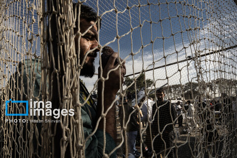 جمعه‌ها در قفس