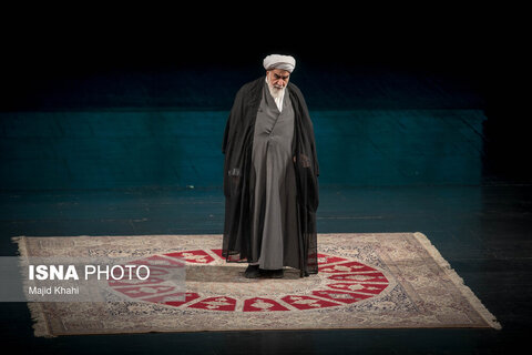 مراسم انتشار تقریظ رهبری بر کتاب‌های «تب ناتمام»، «همسفر آتش و برف» و «خانومْ ماه»