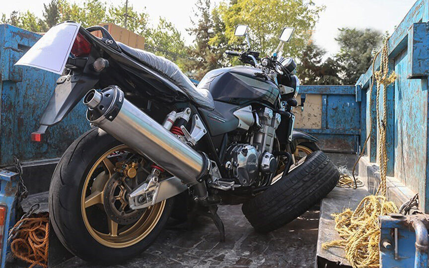 Iranska policija se strinja z registracijo legalnih težkih motornih koles, prepoved prometa ostaja