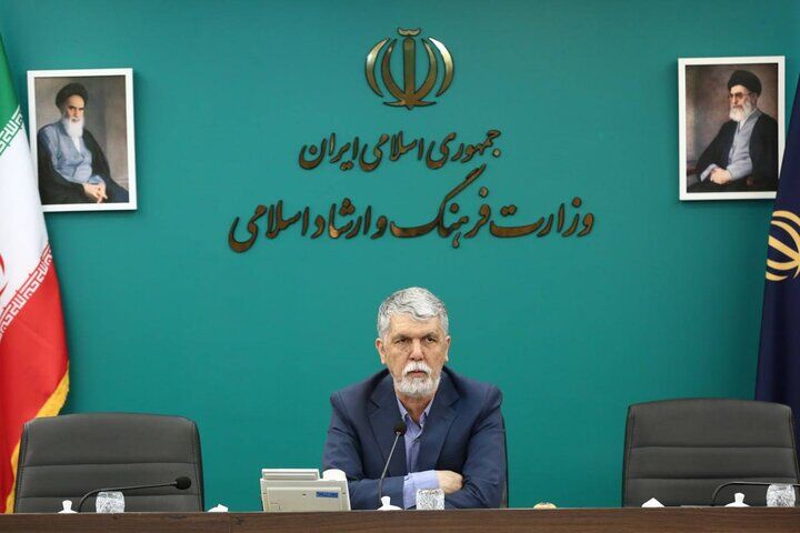 دیدار صالحی با اهالی ادبیات/ «دفتر ادبیات، شعر و زبان فارسی» تأسیس شد