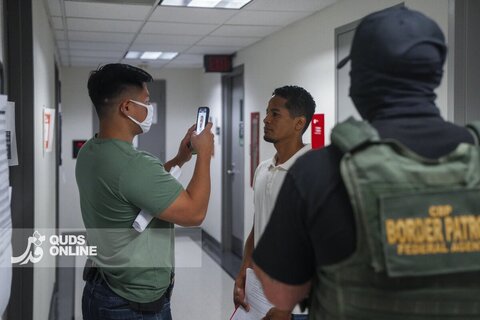 تصاویری از داخل دادگاه‌های مهاجران در آمریکا