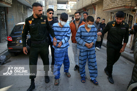 گزارش تصویری | بازسازی صحنه جرم زورگیری از 2 نوجوان مشهدی