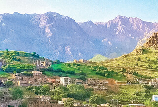 باید بمانیم و بسازیم