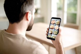 پرخوری ایرانی‌ها تقصیر اپلیکیشن‌های غذاست؟