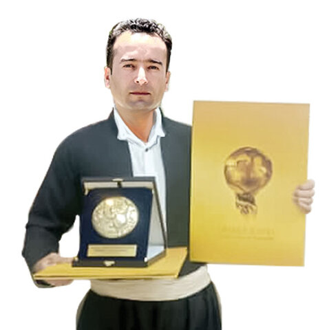 باید بمانیم و بسازیم