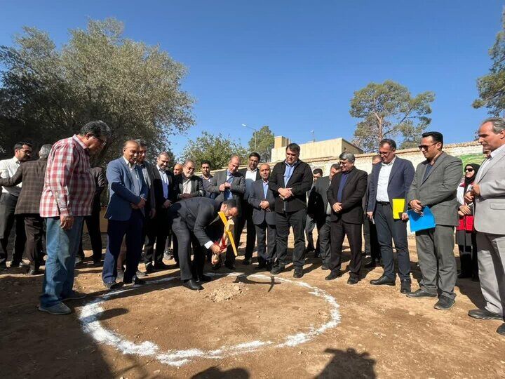 آغاز ساخت دو مدرسه خیرساز در بستک