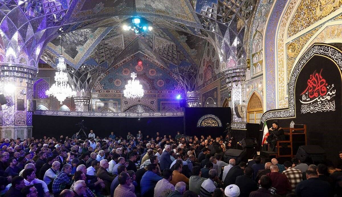 حرم رضوی در سوگ مادر، جامه عزا به تن کرد