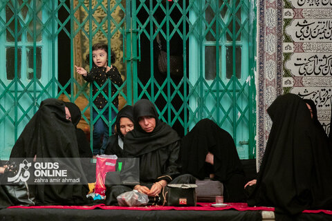 گزارش تصویری | عزاداری ایام فاطمیه در تکیه سادات اخوی
