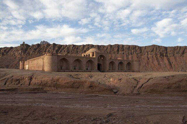 آغاز مرمت یک کاروانسرای جهانی در کرمان/«چاه‌کوران» راور وارد فاز نوسازی می‌شود