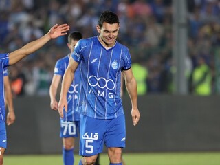 قضاوت داوران کره‌ای در دیدار استقلال و الوصل