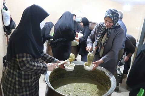 ضیافت فاطمی گیلان میراثی با عطر ۵۰۰ دیگ نذری در شفت