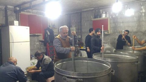 ضیافت فاطمی گیلان میراثی با عطر ۵۰۰ دیگ نذری در شفت