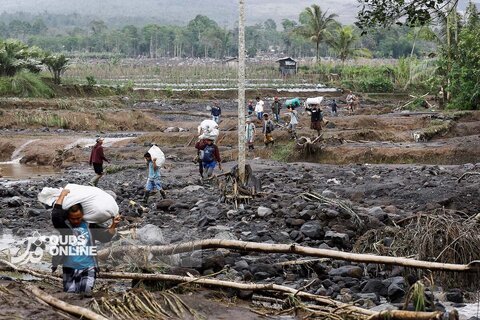 فوران آتشفشان کوه سمرو در اندونزی