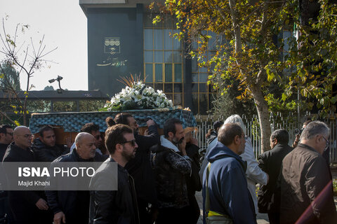 حضور هنرمندان در مراسم تشییع پیکر هادی مرزبان